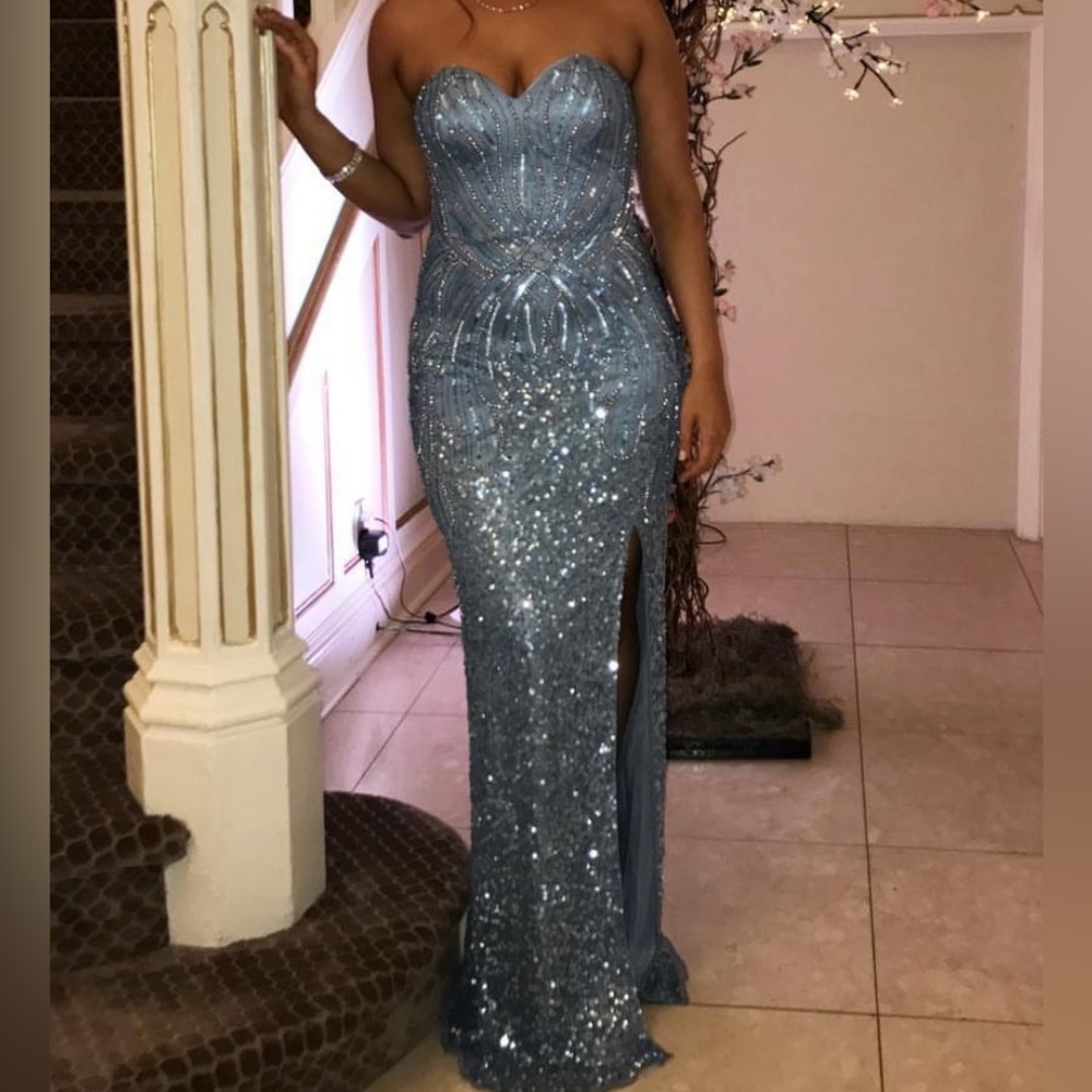 Vibrant Emerald Sequin Mermaid Gown with Cutout Bodice & Halter Back